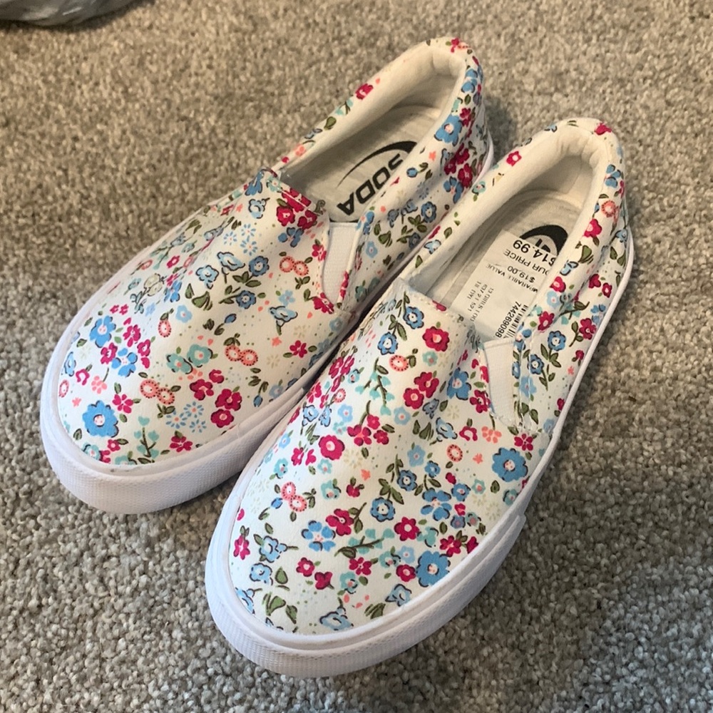 Soda girls Size 11 Shoe